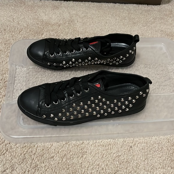 💯 Authentic Prada spike sneakers 👟 Women size 36.5 (US 6.5) - Picture 2 of 6